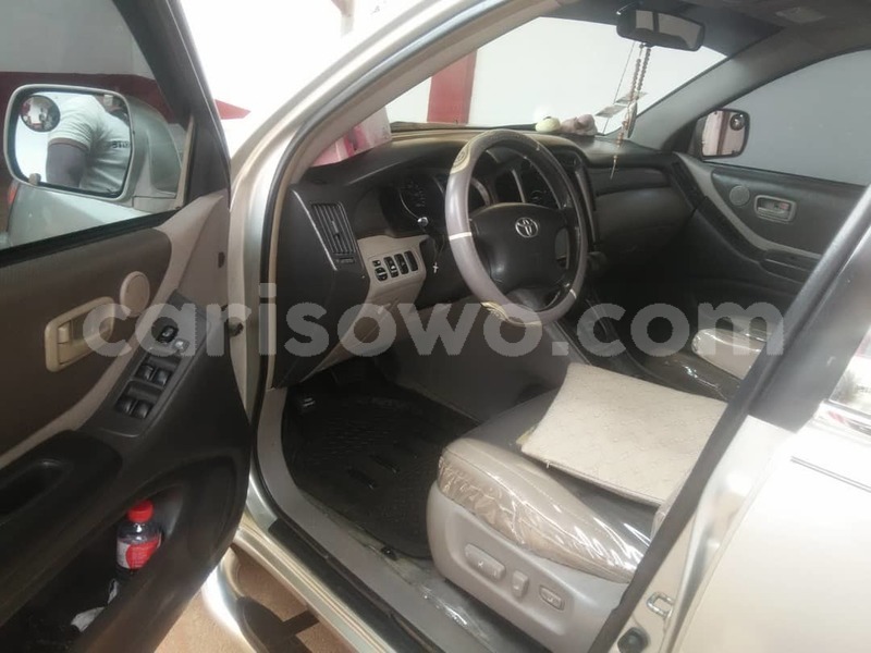Big with watermark toyota highlander benin porto novo 15452