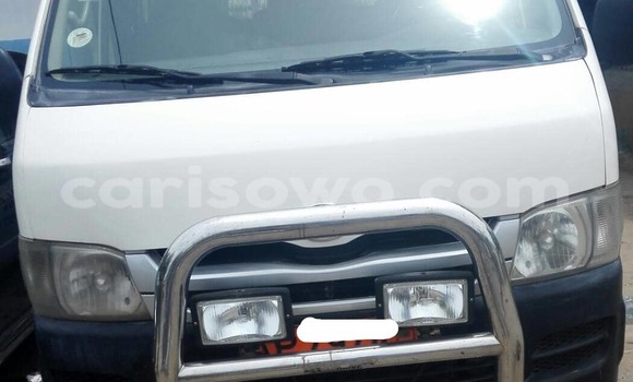 Sayi Na hannu Toyota Hiace White Mota in Abomey Calavi a Benin Sayi Na hannu Toyota Hiace White Mota in Abomey Calavi a Benin