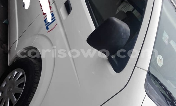 Sayi Na hannu Toyota Hiace White Mota in Abomey Calavi a Benin Sayi Na hannu Toyota Hiace White Mota in Abomey Calavi a Benin