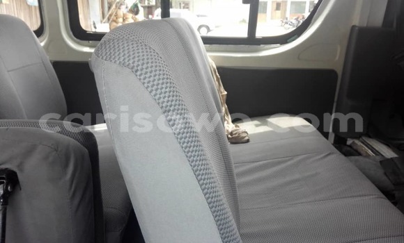 Sayi Na hannu Toyota Hiace White Mota in Abomey Calavi a Benin Sayi Na hannu Toyota Hiace White Mota in Abomey Calavi a Benin