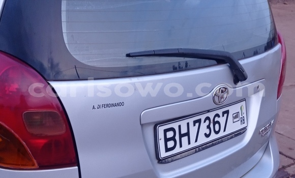 Sayi Na hannu Toyota Corolla Azurfa Mota in Djougou a Benin Sayi Na hannu Toyota Corolla Azurfa Mota in Djougou a Benin