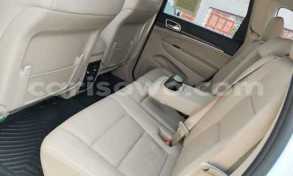 Acheter Occasion Voiture Jeep Grand Cherokee Blanc à Cotonou, Benin Acheter Occasion Voiture Jeep Grand Cherokee Blanc à Cotonou, Benin