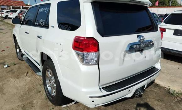 Acheter Occasion Voiture Toyota 4Runner Blanc à Cotonou, Benin Acheter Occasion Voiture Toyota 4Runner Blanc à Cotonou, Benin