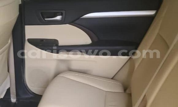 Acheter Occasion Voiture Toyota Highlander Blanc à Abomey Calavi, Benin Acheter Occasion Voiture Toyota Highlander Blanc à Abomey Calavi, Benin