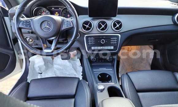 Sayi Na hannu Mercedes-Benz CLA-klasse White Mota in Cotonou a Benin Sayi Na hannu Mercedes-Benz CLA-klasse White Mota in Cotonou a Benin