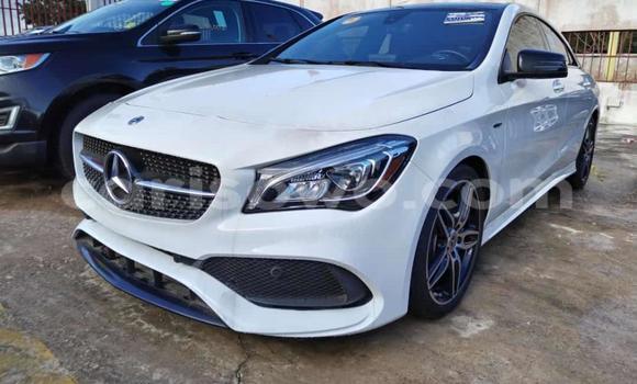 Sayi Na hannu Mercedes-Benz CLA-klasse White Mota in Cotonou a Benin Sayi Na hannu Mercedes-Benz CLA-klasse White Mota in Cotonou a Benin