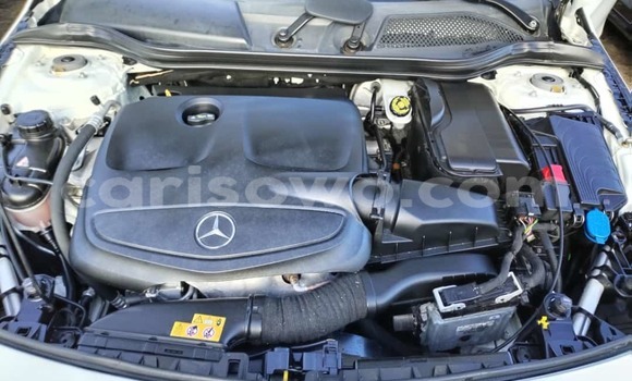 Sayi Na hannu Mercedes-Benz CLA-klasse White Mota in Cotonou a Benin Sayi Na hannu Mercedes-Benz CLA-klasse White Mota in Cotonou a Benin