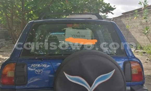 Ra Àlòkù Toyota RAV4 Blue Ọkọ̀ in Cotonou ni Benin