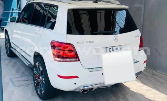 Buy Used Mercedes-Benz GLK–Class White Car in Abomey Calavi in Benign Buy Used Mercedes-Benz GLK–Class White Car in Abomey Calavi in Benign