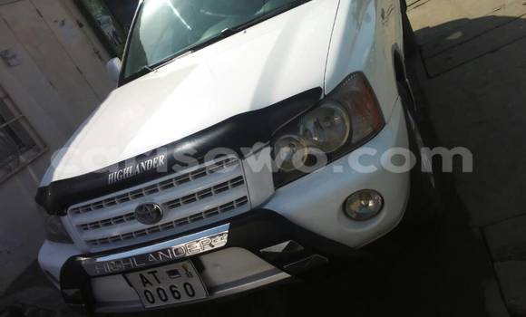 Sayi Na hannu Toyota Highlander White Mota in Cotonou a Benin Sayi Na hannu Toyota Highlander White Mota in Cotonou a Benin