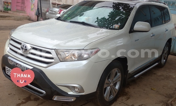 Acheter Occasion Voiture Toyota Highlander Blanc à Porto Novo, Benin