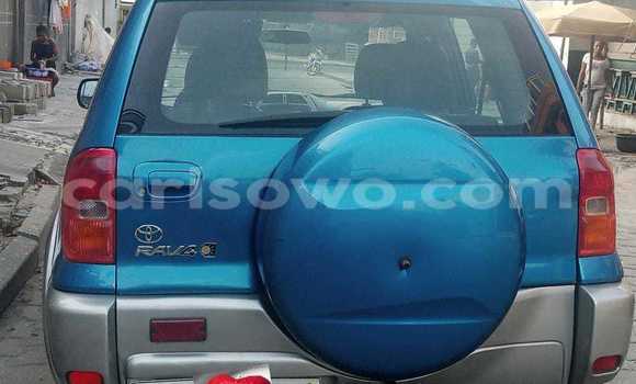 Ra Àlòkù Toyota RAV4 Blue Ọkọ̀ in Cotonou ni Benin Ra Àlòkù Toyota RAV4 Blue Ọkọ̀ in Cotonou ni Benin