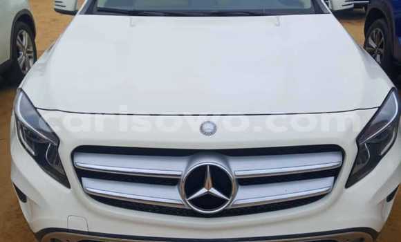 Sayi Na hannu Mercedes-Benz GLA-klasse White Mota in Cotonou a Benin