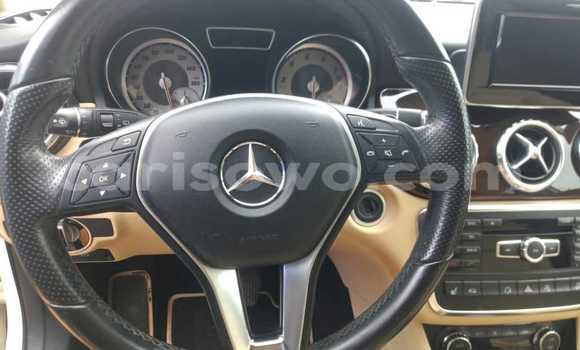 Ra Àlòkù Mercedes-Benz GLA-klasse funfun Ọkọ̀ in Cotonou ni Benin Ra Àlòkù Mercedes-Benz GLA-klasse funfun Ọkọ̀ in Cotonou ni Benin