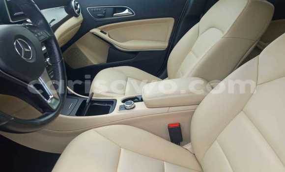 Ra Àlòkù Mercedes-Benz GLA-klasse funfun Ọkọ̀ in Cotonou ni Benin Ra Àlòkù Mercedes-Benz GLA-klasse funfun Ọkọ̀ in Cotonou ni Benin