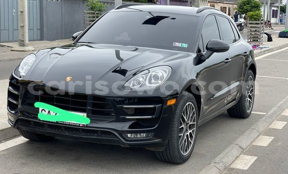Sayi Na hannu Porsche Macan Black Mota in Cotonou a Benin