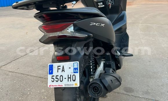 Acheter Occasion Moto Honda PCX Gris à Abomey Calavi, Benin Acheter Occasion Moto Honda PCX Gris à Abomey Calavi, Benin