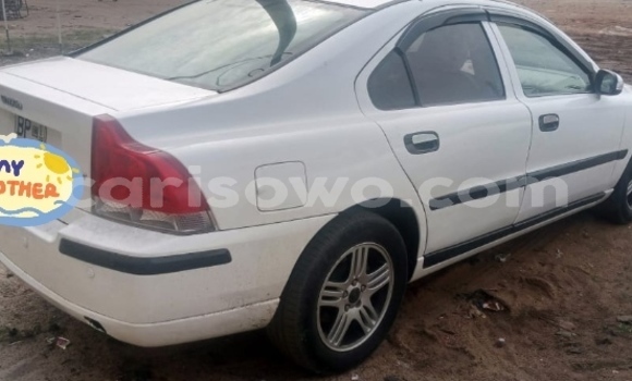 Sayi Na hannu Volvo S60 White Mota in Cotonou a Benin
