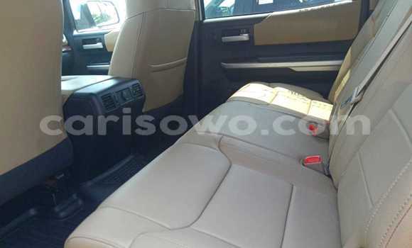 Ra Àlòkù Toyota Tundra funfun Ọkọ̀ in Cotonou ni Benin Ra Àlòkù Toyota Tundra funfun Ọkọ̀ in Cotonou ni Benin