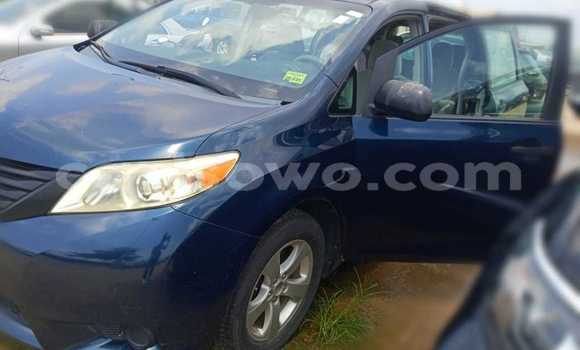 Ra Àlòkù Toyota Sienna Blue Ọkọ̀ in Cotonou ni Benin Ra Àlòkù Toyota Sienna Blue Ọkọ̀ in Cotonou ni Benin