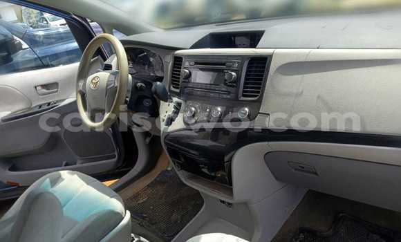 Ra Àlòkù Toyota Sienna Blue Ọkọ̀ in Cotonou ni Benin Ra Àlòkù Toyota Sienna Blue Ọkọ̀ in Cotonou ni Benin