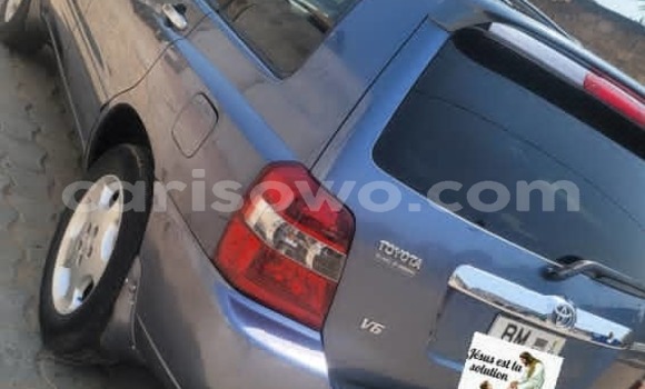 Ra Àlòkù Toyota Highlander Blue Ọkọ̀ in Cotonou ni Benin Ra Àlòkù Toyota Highlander Blue Ọkọ̀ in Cotonou ni Benin