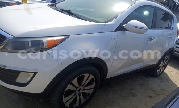 Acheter Occasion Voiture Kia Sportage Blanc à Cotonou, Benin Acheter Occasion Voiture Kia Sportage Blanc à Cotonou, Benin