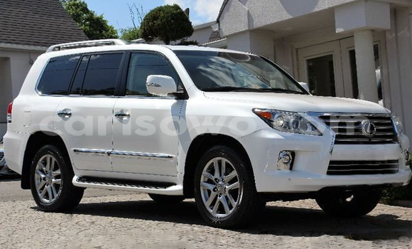 Acheter Occasion Voiture Lexus LX Noir à Bembèrèkè au Benin Acheter Occasion Voiture Lexus LX Noir à Bembèrèkè au Benin