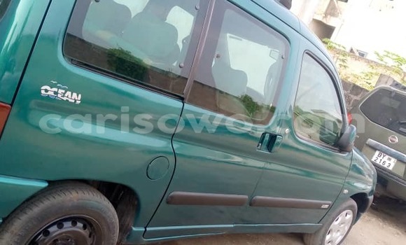 Acheter Occasion Voiture Citroen Berlingo Vert à Cotonou, Benin Acheter Occasion Voiture Citroen Berlingo Vert à Cotonou, Benin