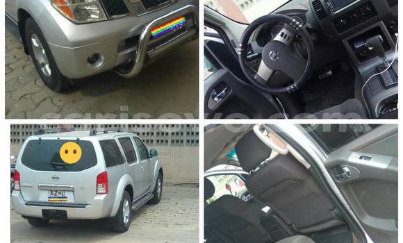 Sayi Na hannu Nissan Pathfinder Azurfa Mota in Cotonou a Benin Sayi Na hannu Nissan Pathfinder Azurfa Mota in Cotonou a Benin