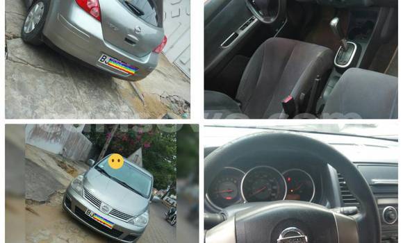 Sayi Na hannu Nissan Versa Azurfa Mota in Cotonou a Benin Sayi Na hannu Nissan Versa Azurfa Mota in Cotonou a Benin