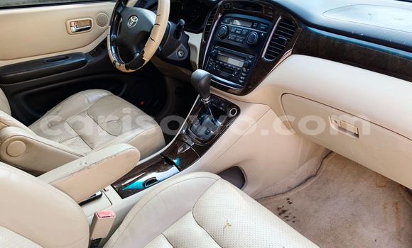 Ra Àlòkù Toyota Highlander Silver Ọkọ̀ in Abomey Calavi ni Benin Ra Àlòkù Toyota Highlander Silver Ọkọ̀ in Abomey Calavi ni Benin