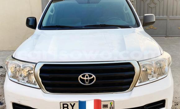Sayi Na hannu Toyota Land Cruiser White Mota in Cotonou a Benin Sayi Na hannu Toyota Land Cruiser White Mota in Cotonou a Benin