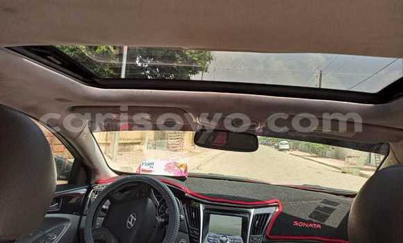 Sayi Na hannu Hyundai Sonata Azurfa Mota in Abomey Calavi a Benin Sayi Na hannu Hyundai Sonata Azurfa Mota in Abomey Calavi a Benin
