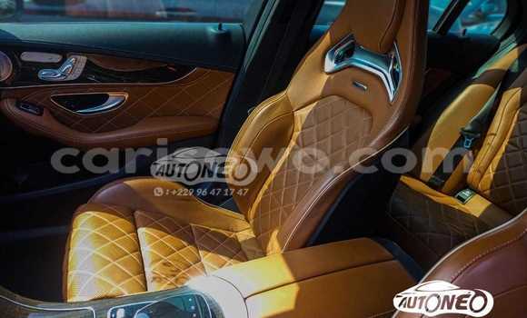 Sayi Na hannu Mercedes-Benz C-klasse AMG Red Mota in Cotonou a Benin Sayi Na hannu Mercedes-Benz C-klasse AMG Red Mota in Cotonou a Benin