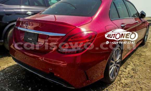 Sayi Na hannu Mercedes-Benz C-klasse AMG Red Mota in Cotonou a Benin Sayi Na hannu Mercedes-Benz C-klasse AMG Red Mota in Cotonou a Benin