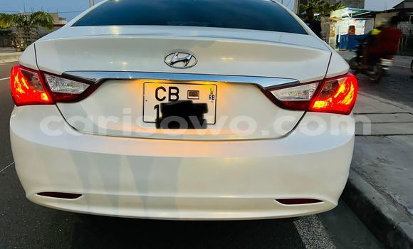 Sayi Na hannu Hyundai Sonata White Mota in Cotonou a Benin Sayi Na hannu Hyundai Sonata White Mota in Cotonou a Benin