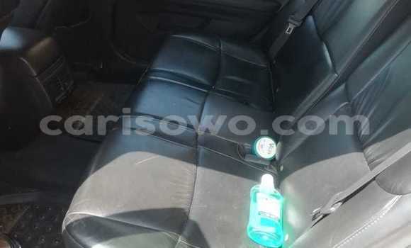 Sayi Na hannu Toyota Avalon Black Mota in Cotonou a Benin