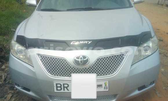 Sayi Na hannu Toyota Camry Azurfa Mota in Cotonou a Benin