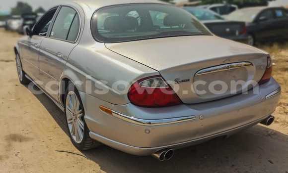Ra Tuntun Jaguar S–Type Silver Ọkọ̀ in Cotonou ni Benin Ra Tuntun Jaguar S–Type Silver Ọkọ̀ in Cotonou ni Benin