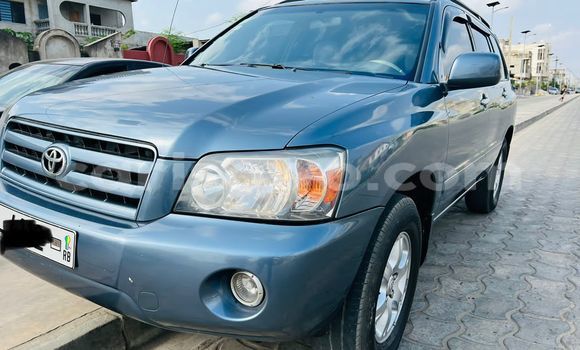 Sayi Na hannu Toyota Highlander Azurfa Mota in Cotonou a Benin Sayi Na hannu Toyota Highlander Azurfa Mota in Cotonou a Benin