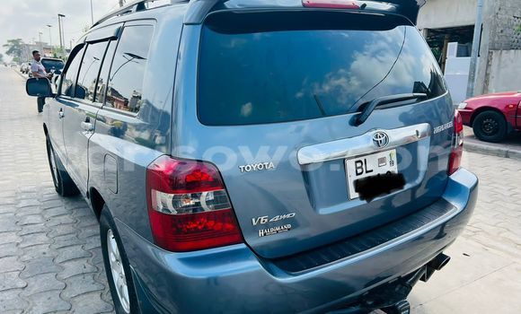 Sayi Na hannu Toyota Highlander Azurfa Mota in Cotonou a Benin Sayi Na hannu Toyota Highlander Azurfa Mota in Cotonou a Benin