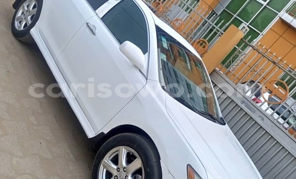 Sayi Na hannu Toyota Camry White Mota in Cotonou a Benin Sayi Na hannu Toyota Camry White Mota in Cotonou a Benin
