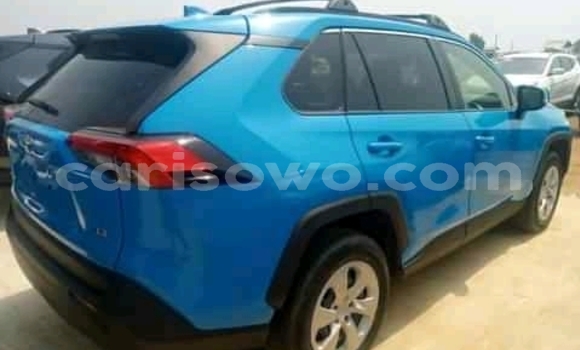 Sayi Na hannu Toyota RAV4 Blue Mota in Cotonou a Benin Sayi Na hannu Toyota RAV4 Blue Mota in Cotonou a Benin