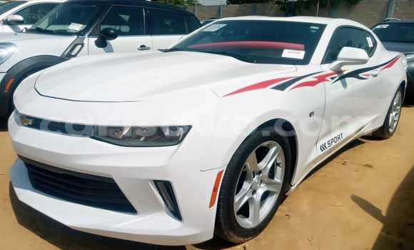 Acheter Occasion Voiture Chevrolet Camaro Blanc à Cotonou, Benin