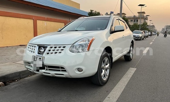Buy Used Nissan Rogue White Car in Cotonou in Benign Buy Used Nissan Rogue White Car in Cotonou in Benign