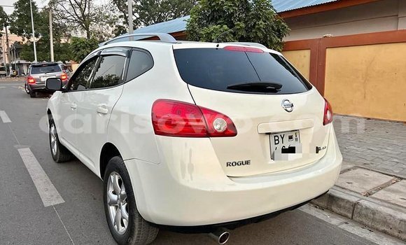 Buy Used Nissan Rogue White Car in Cotonou in Benign Buy Used Nissan Rogue White Car in Cotonou in Benign