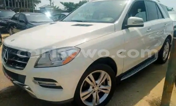 Acheter Occasion Voiture Mercedes-Benz M–Class Blanc à Cotonou, Benin Acheter Occasion Voiture Mercedes-Benz M–Class Blanc à Cotonou, Benin