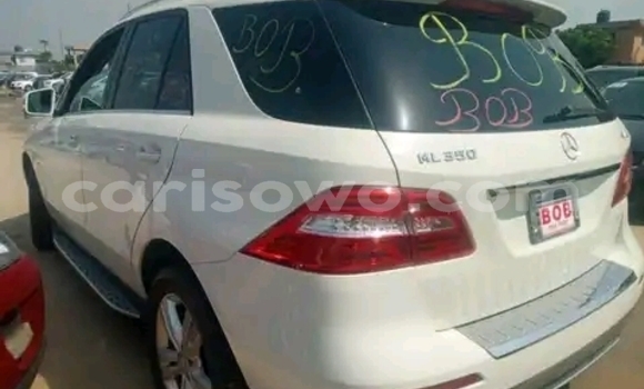 Acheter Occasion Voiture Mercedes-Benz M–Class Blanc à Cotonou, Benin Acheter Occasion Voiture Mercedes-Benz M–Class Blanc à Cotonou, Benin