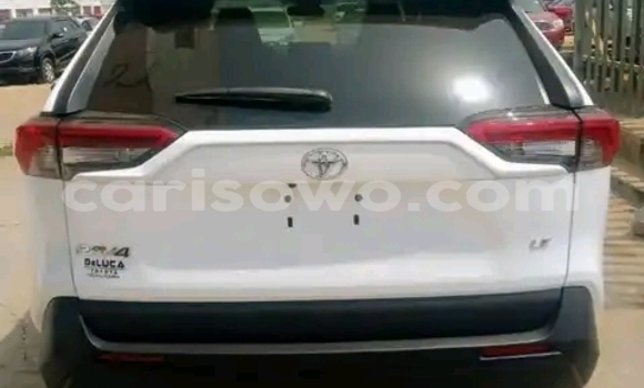 Acheter Occasion Voiture Toyota RAV4 Blanc à Cotonou, Benin